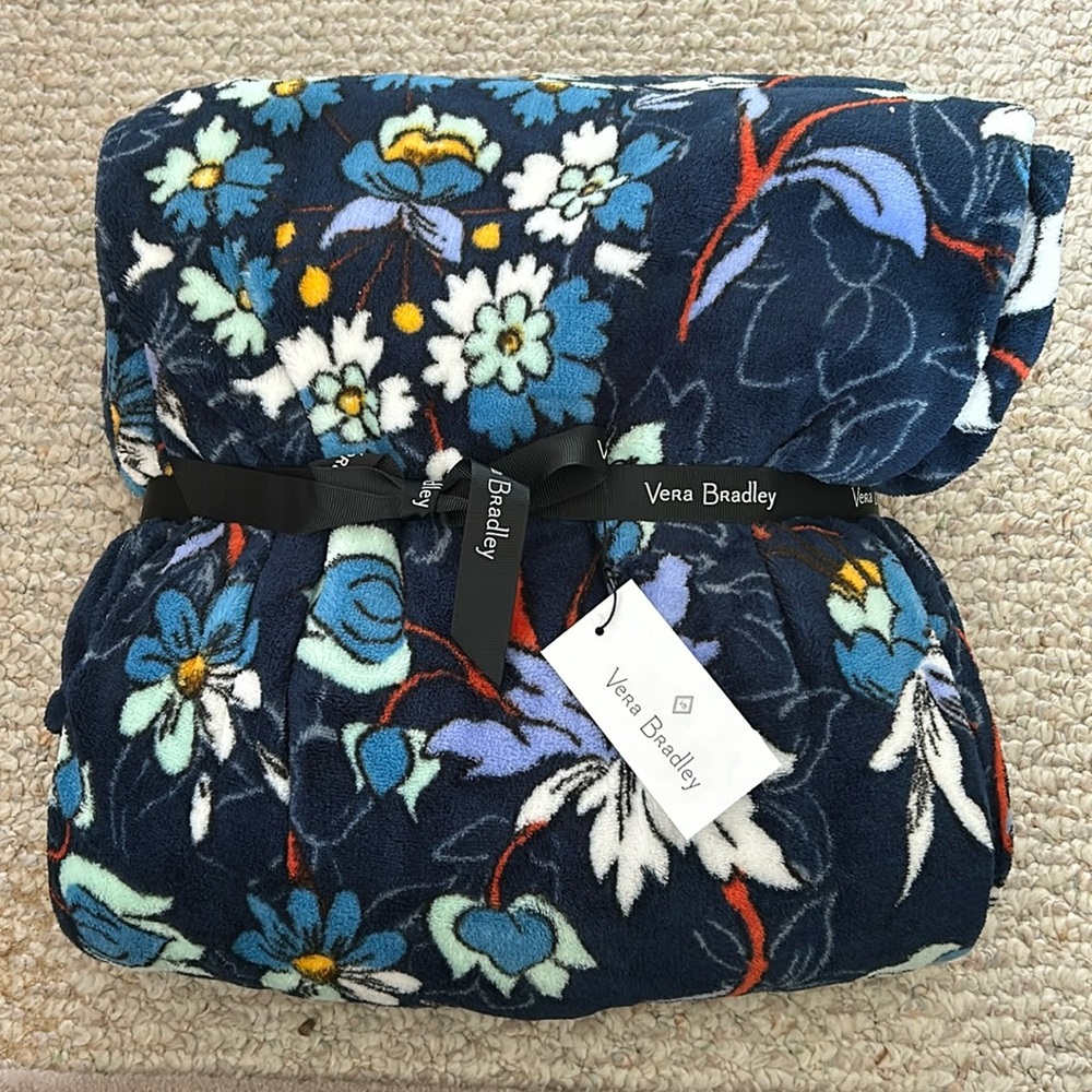 New with tags, Vera Bradley throw